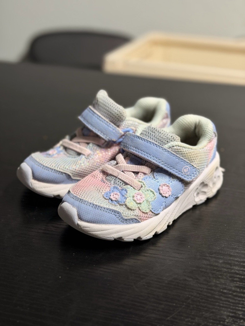 Kids Pastel Floral Light-Up Sneakers - Blue/Pink